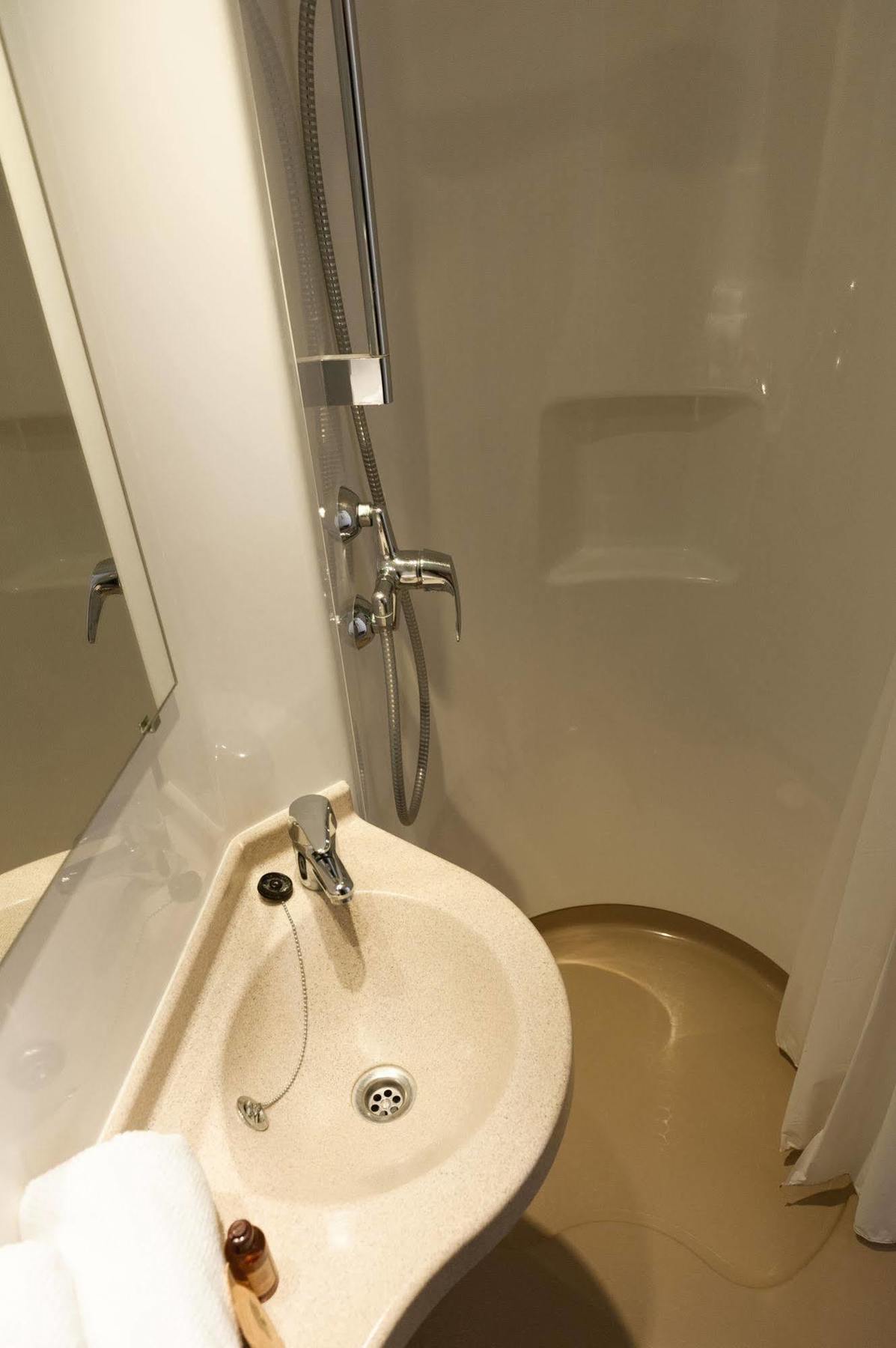 Auberge De Jeunesse Hi Bordeaux-Blanquefort - Ex Otellia Kültér fotó