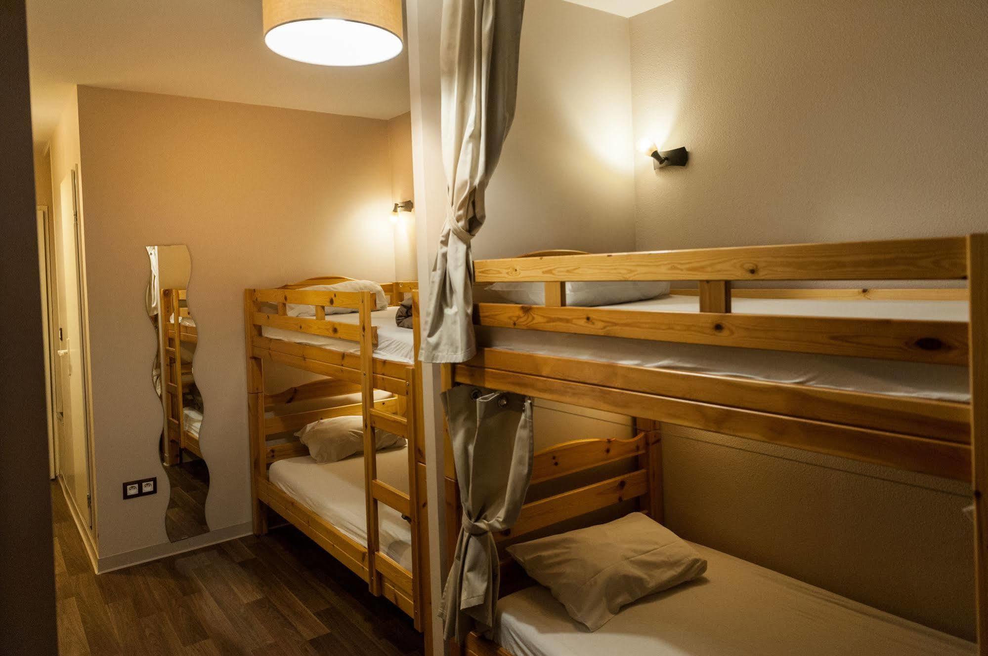 Auberge De Jeunesse Hi Bordeaux-Blanquefort - Ex Otellia Kültér fotó